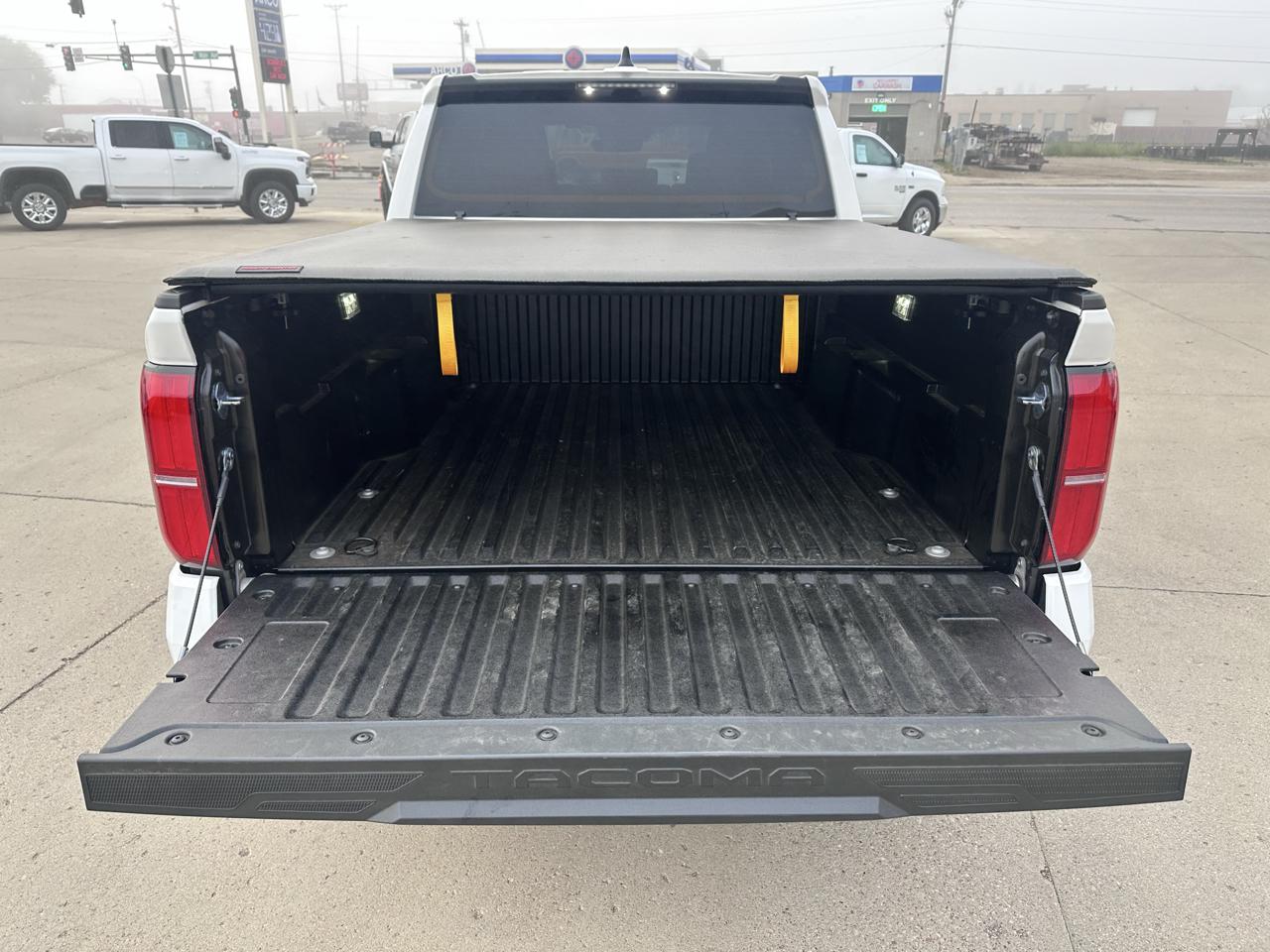 Toyota Tacoma SR5 Double Cab 2026