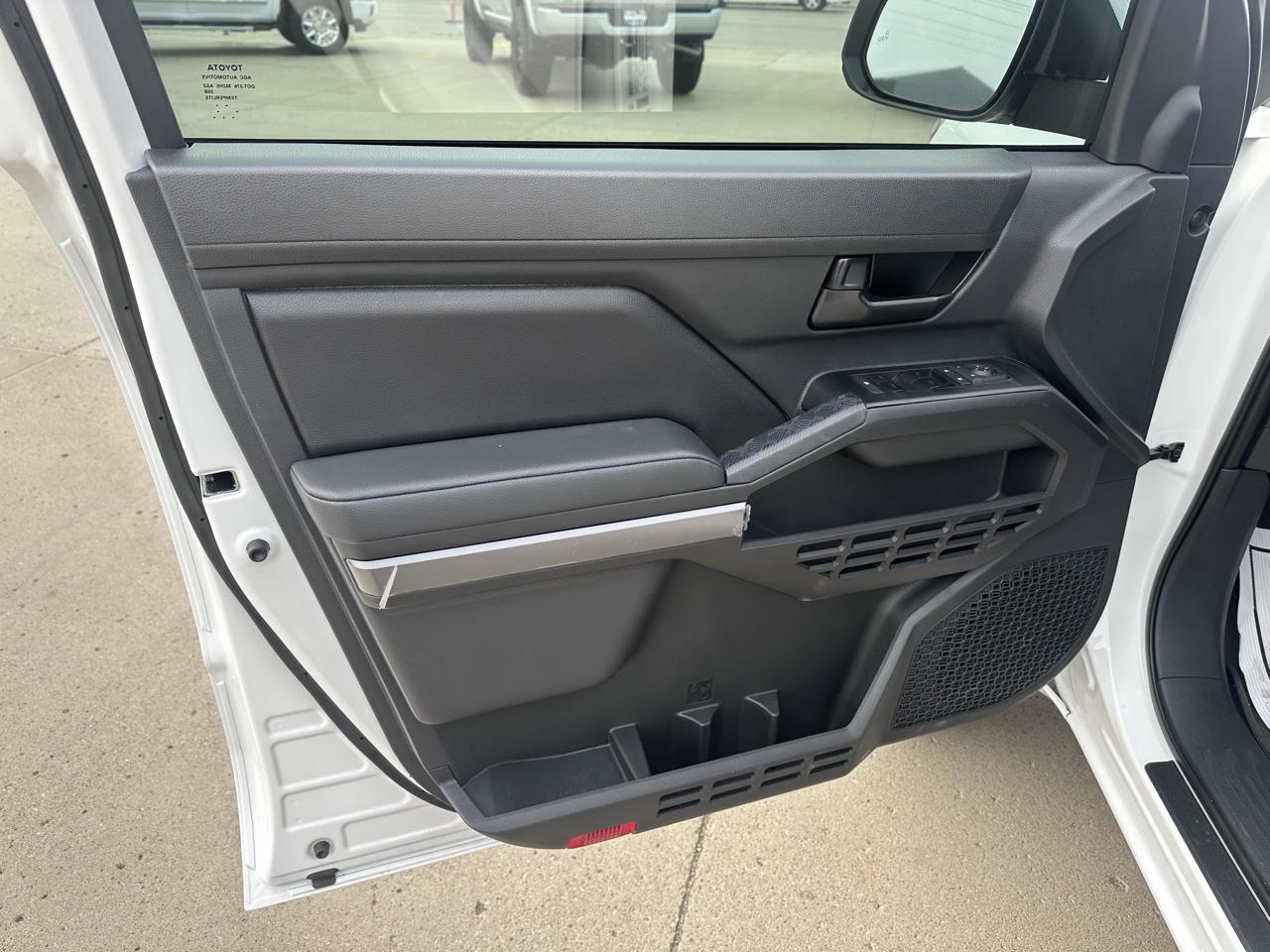Toyota Tacoma SR5 Double Cab 2026