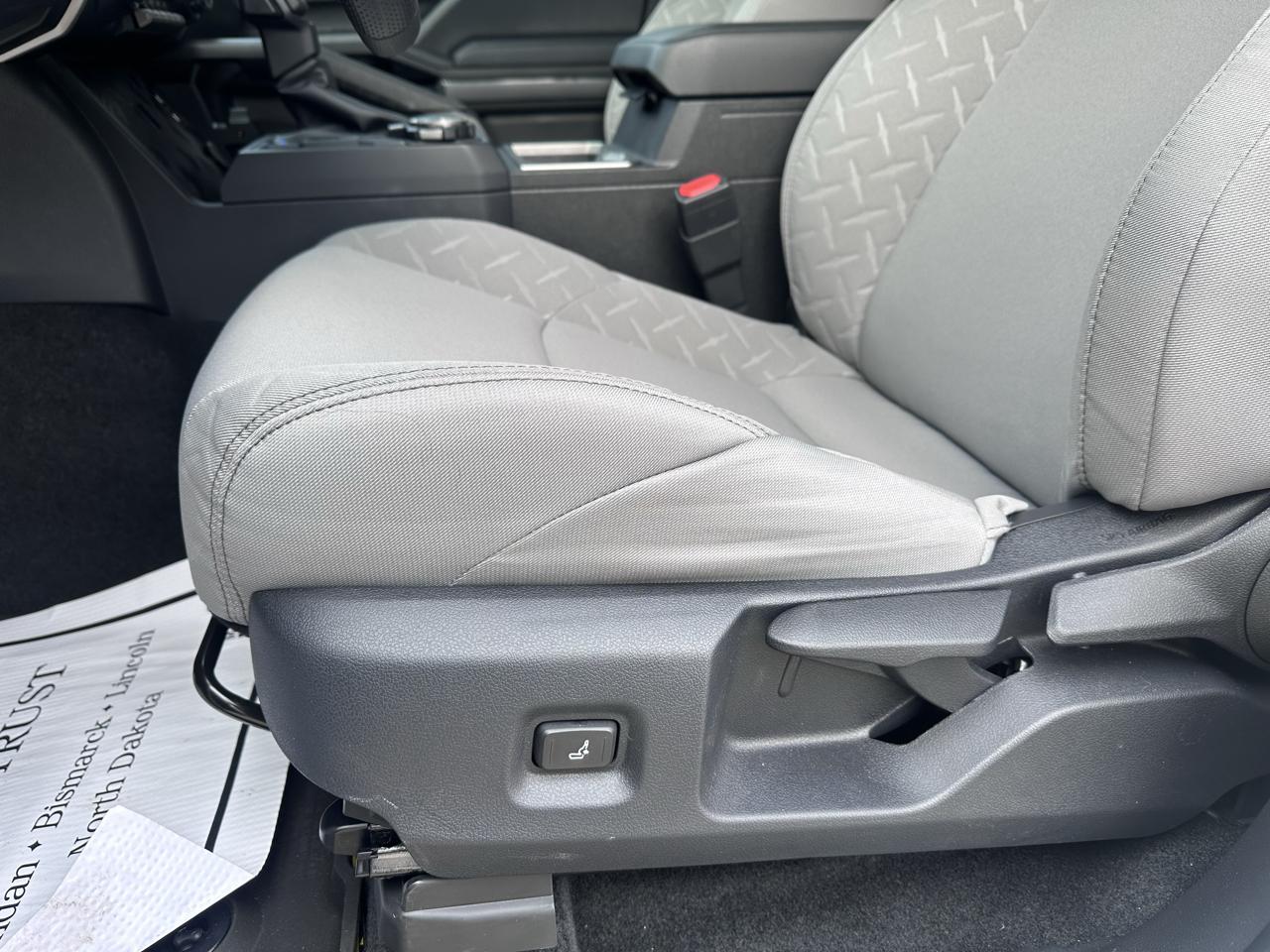 Toyota Tacoma SR5 Double Cab 2026