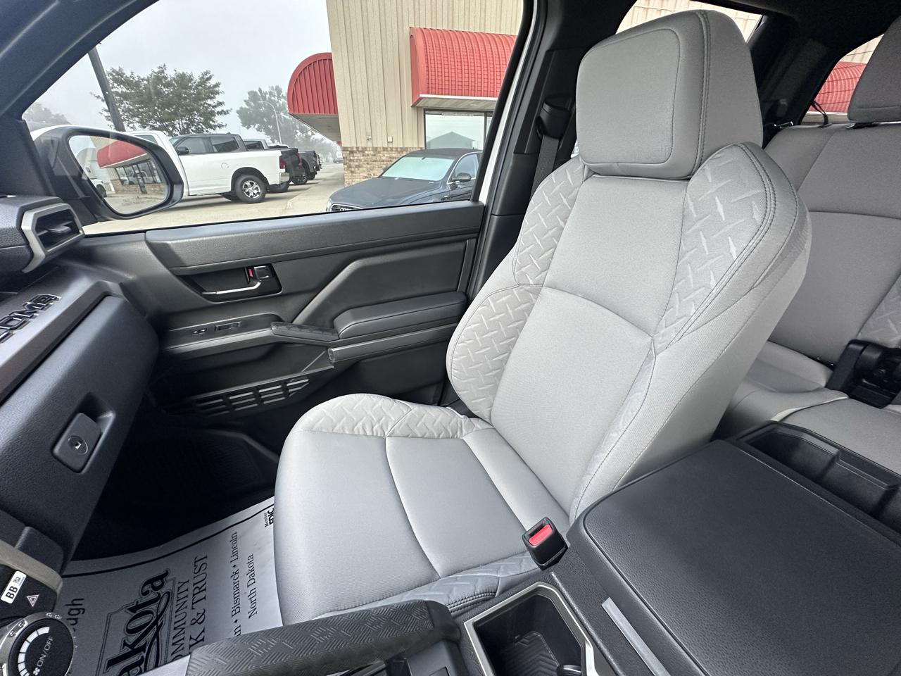 Toyota Tacoma SR5 Double Cab 2026