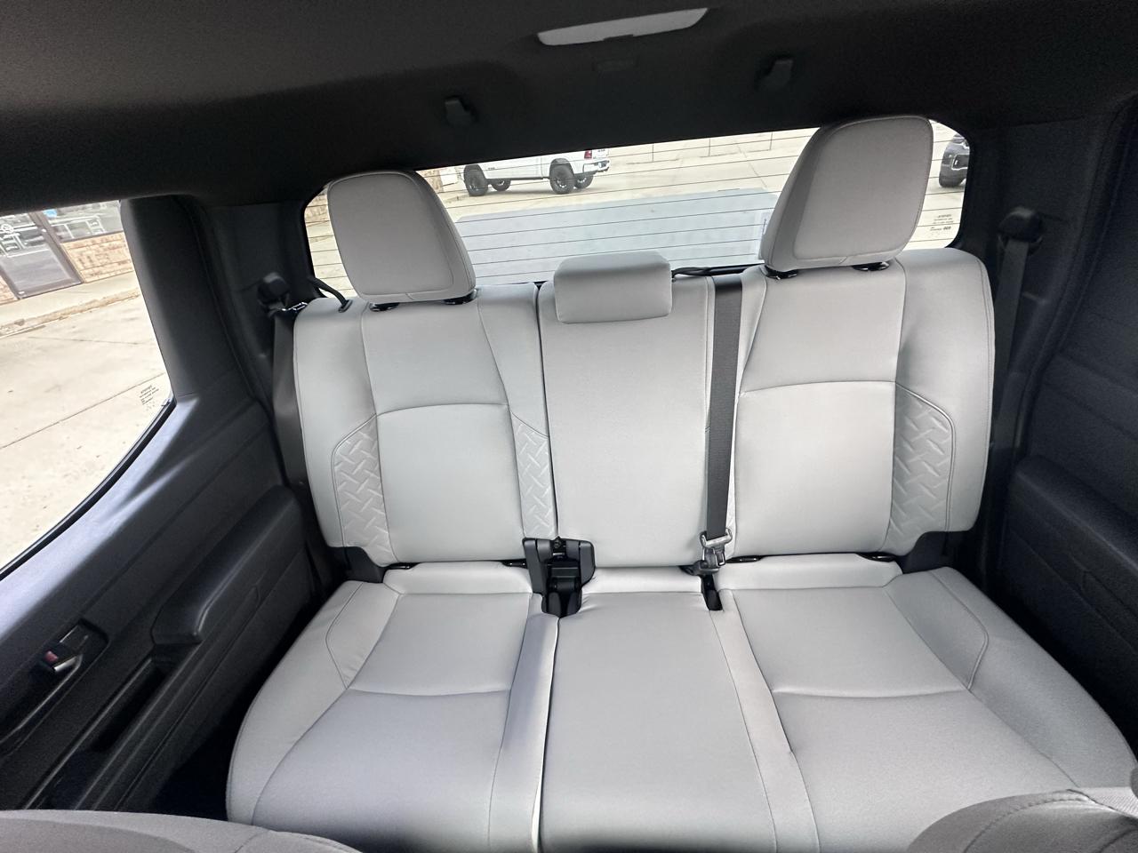 Toyota Tacoma SR5 Double Cab 2026
