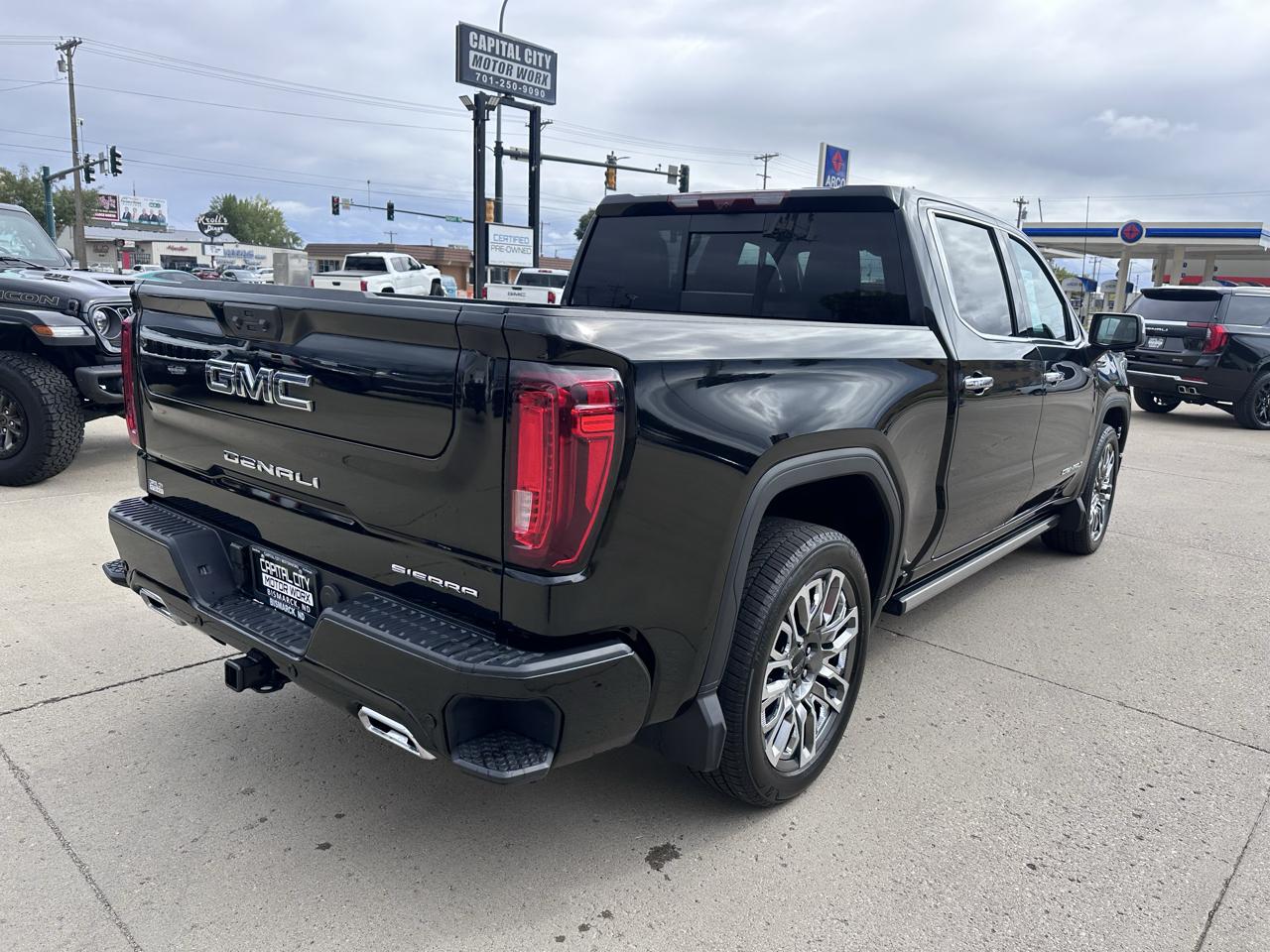 GMC Sierra 1500 Denali Ultimate Crew Cab 4WD 2026