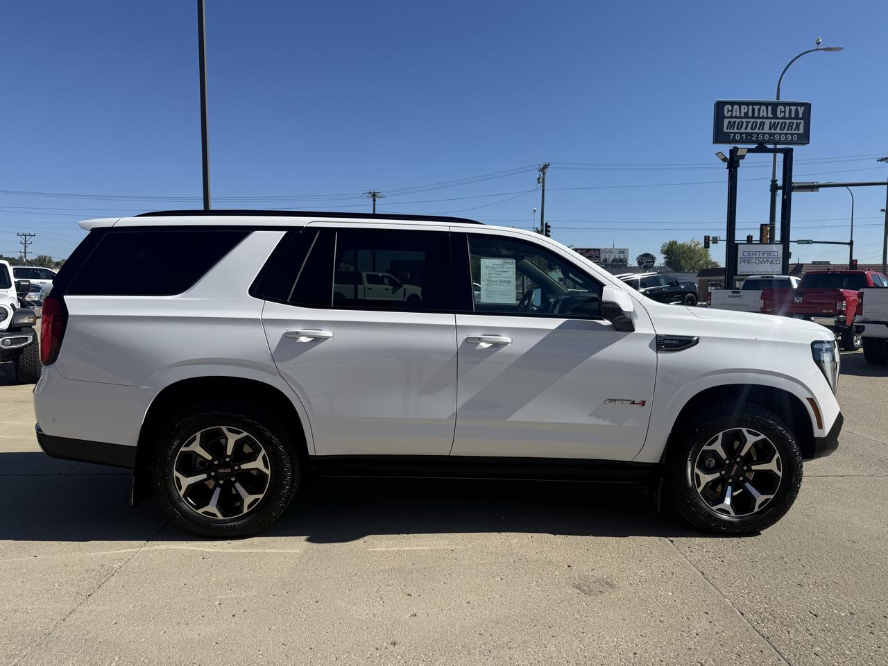 GMC Yukon AT4 4WD 2025