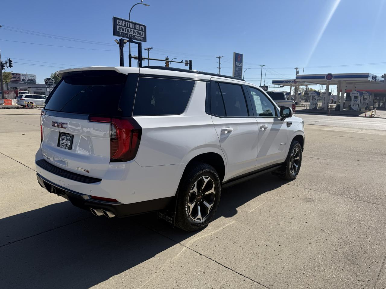 GMC Yukon AT4 4WD 2025