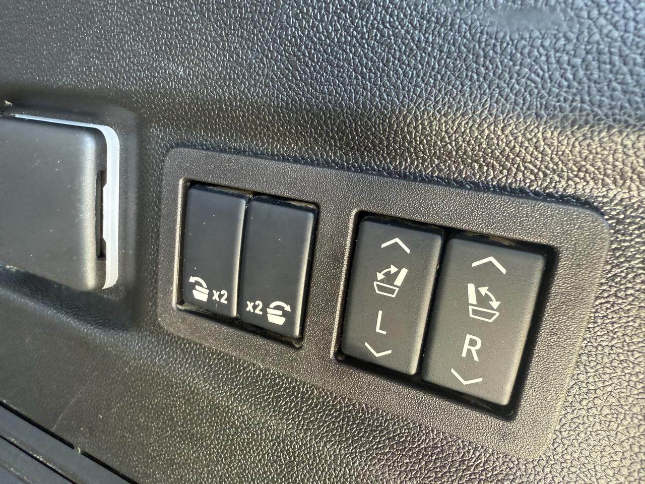 GMC Yukon AT4 4WD 2025