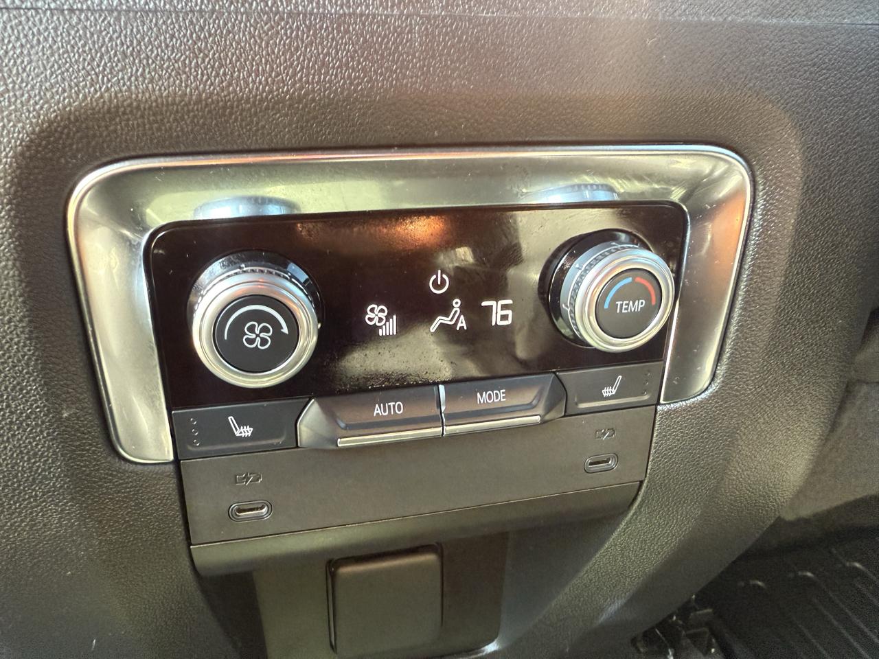GMC Yukon AT4 4WD 2025