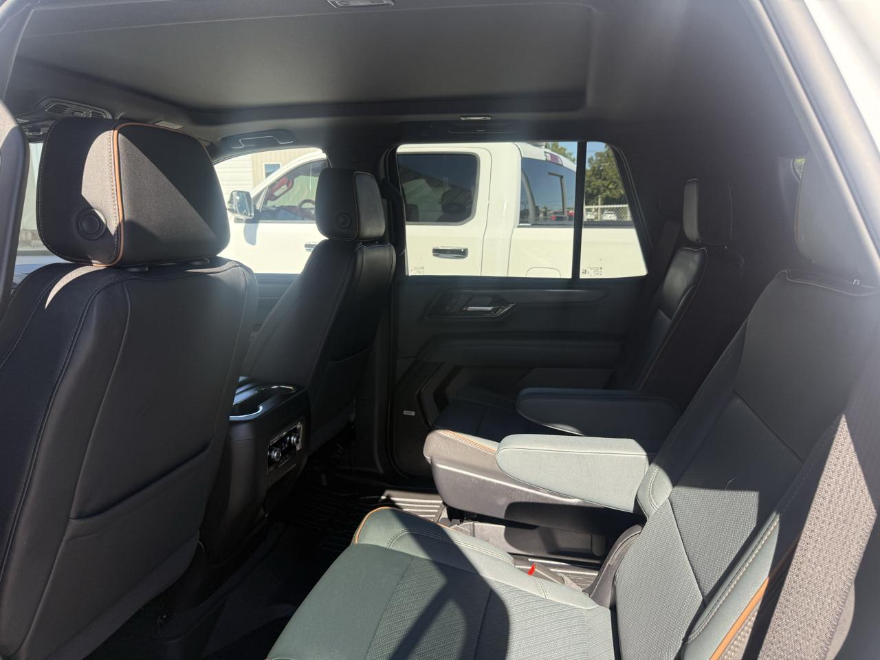 GMC Yukon AT4 4WD 2025