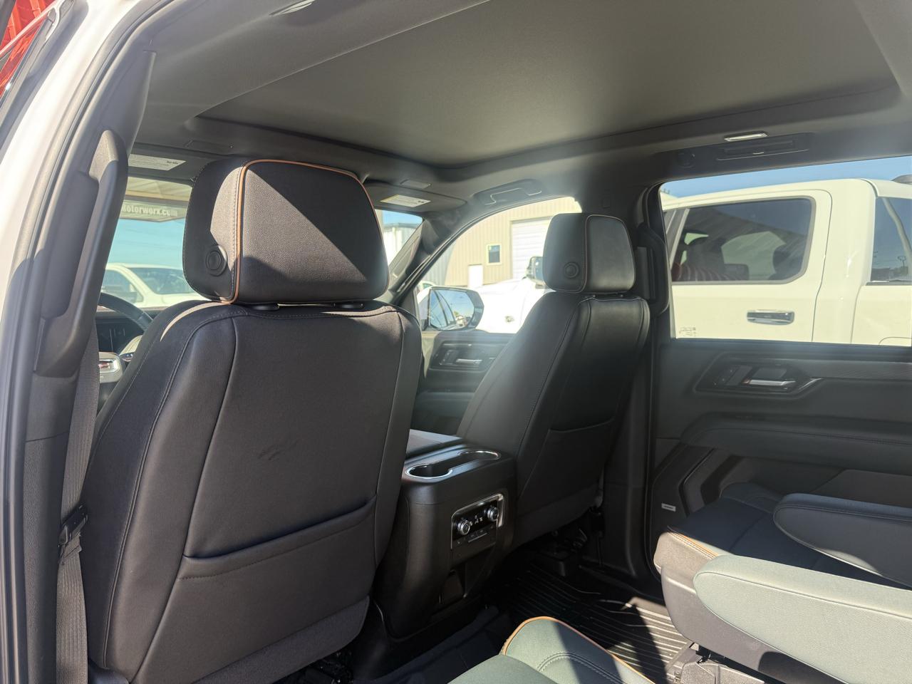 GMC Yukon AT4 4WD 2025