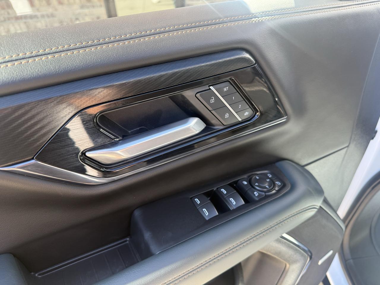 GMC Yukon AT4 4WD 2025