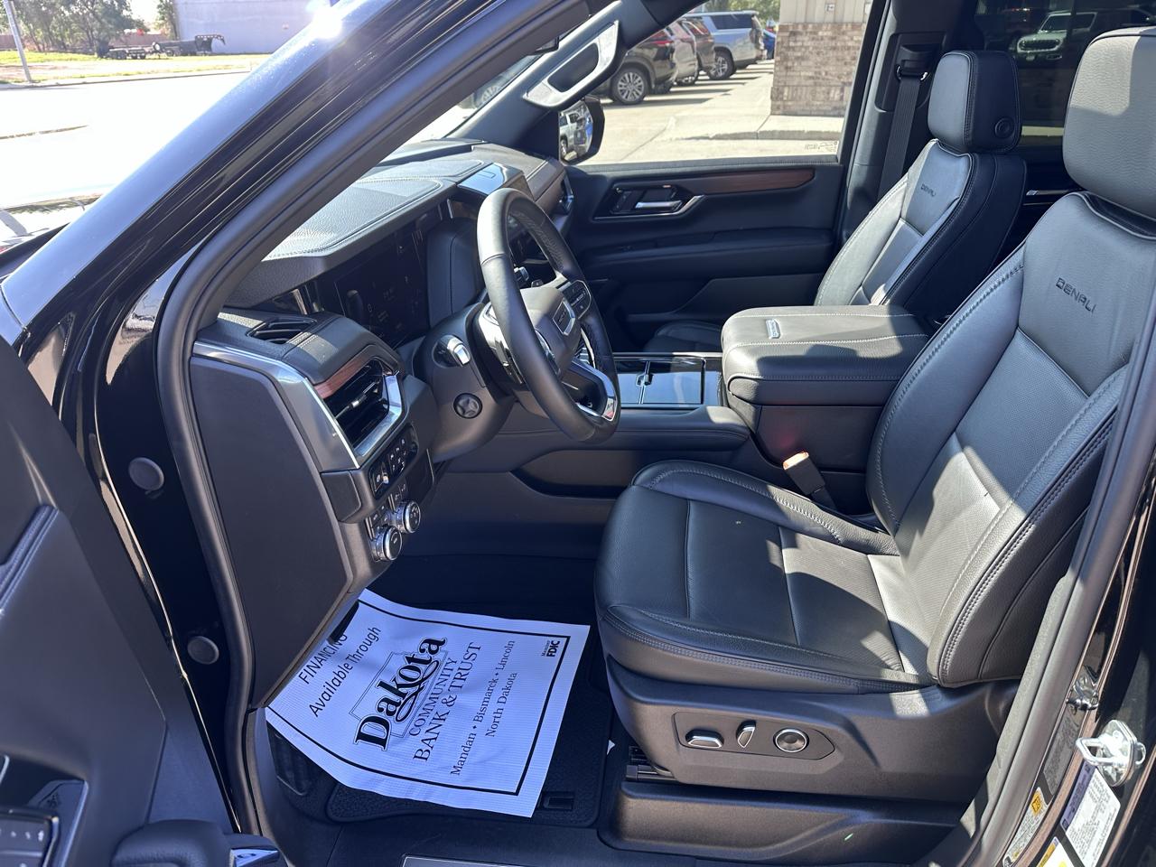 GMC Yukon Denali 4WD 2026