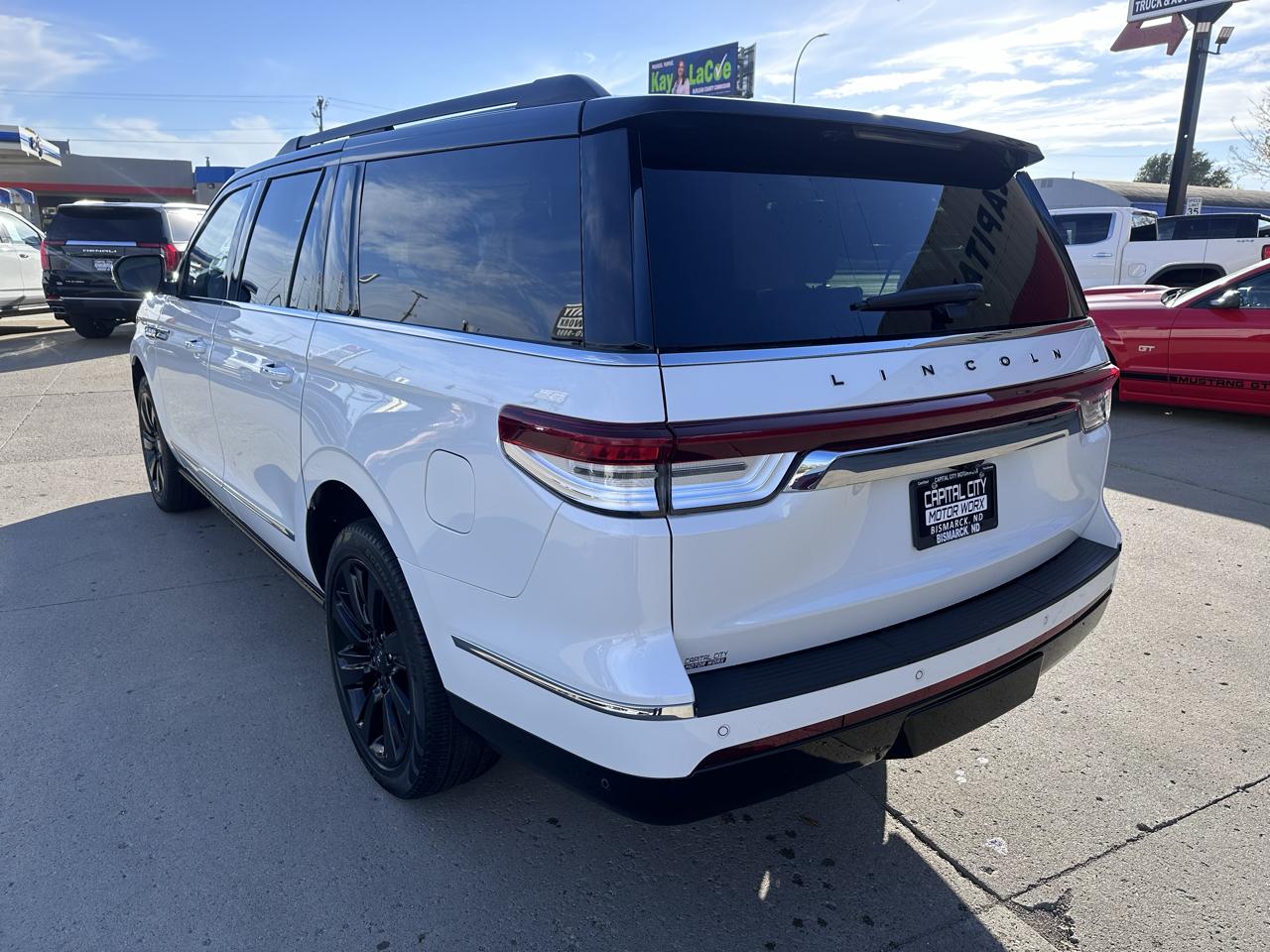 Lincoln Navigator L Black Label 4WD 2023