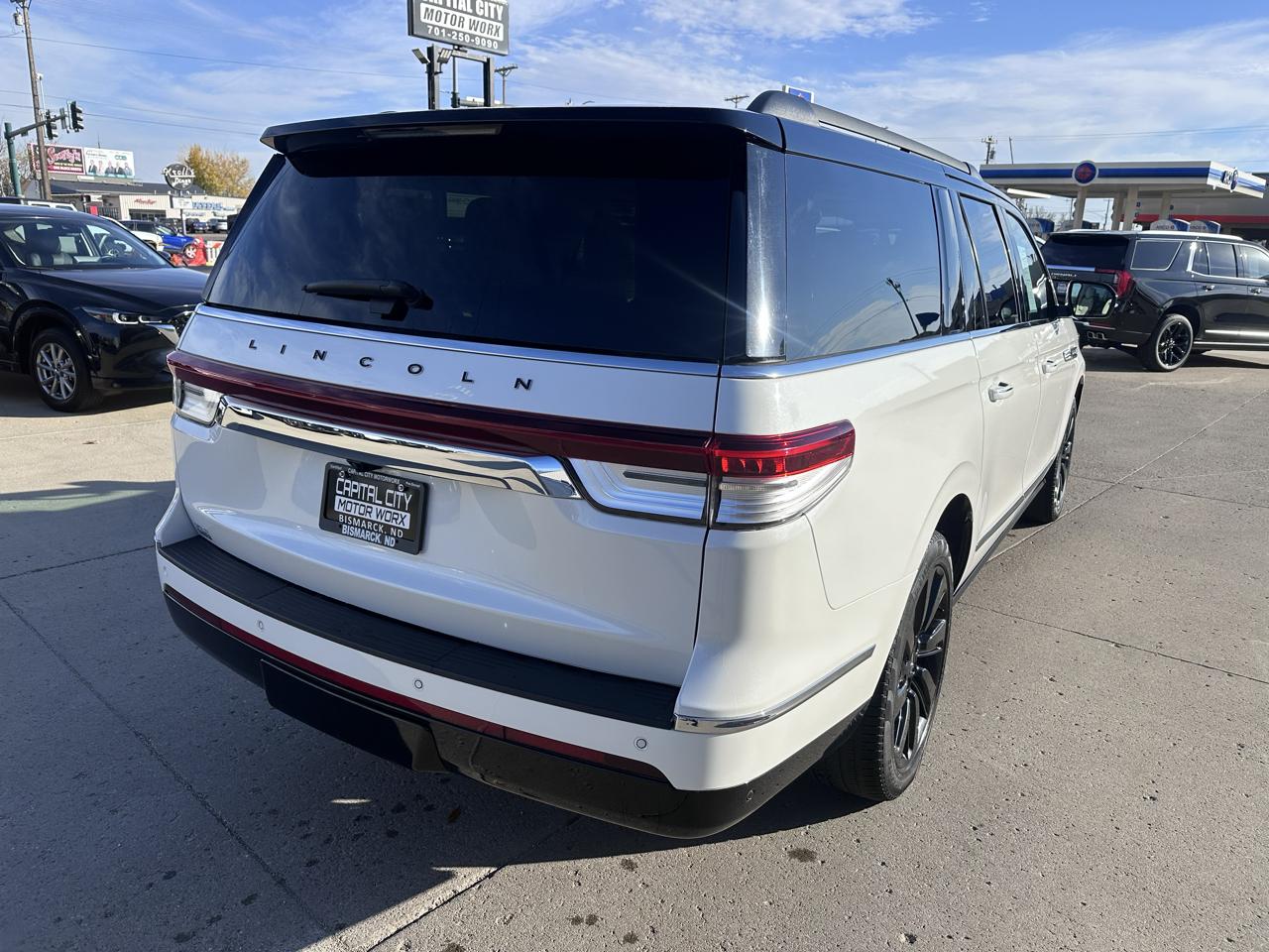 Lincoln Navigator L Black Label 4WD 2023