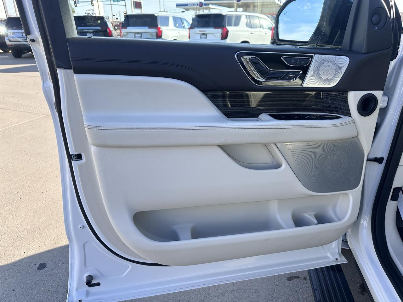 Lincoln Navigator L Black Label 4WD 2023