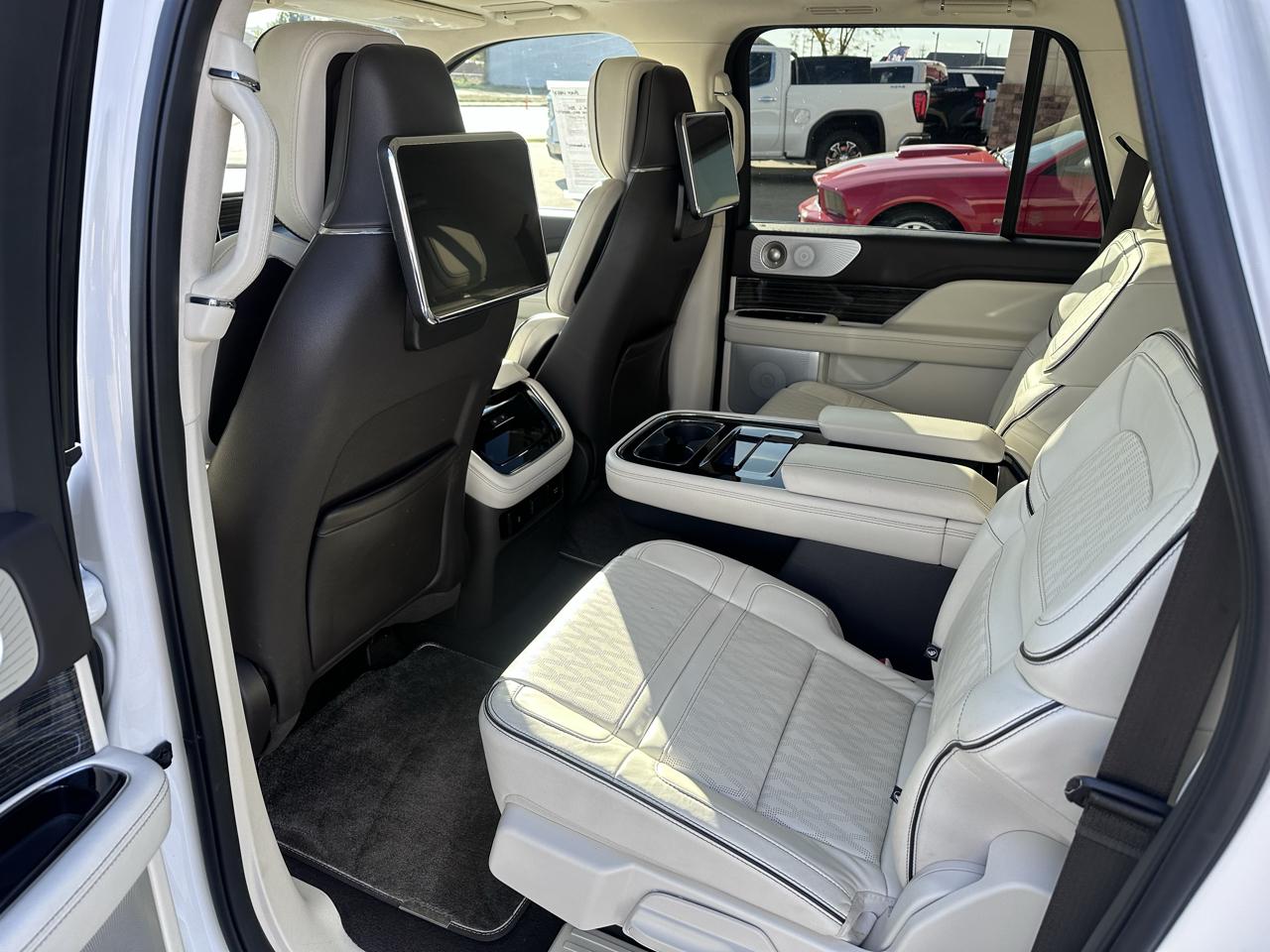 Lincoln Navigator L Black Label 4WD 2023