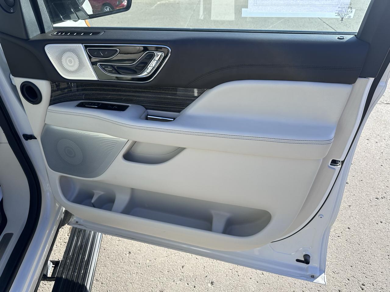 Lincoln Navigator L Black Label 4WD 2023