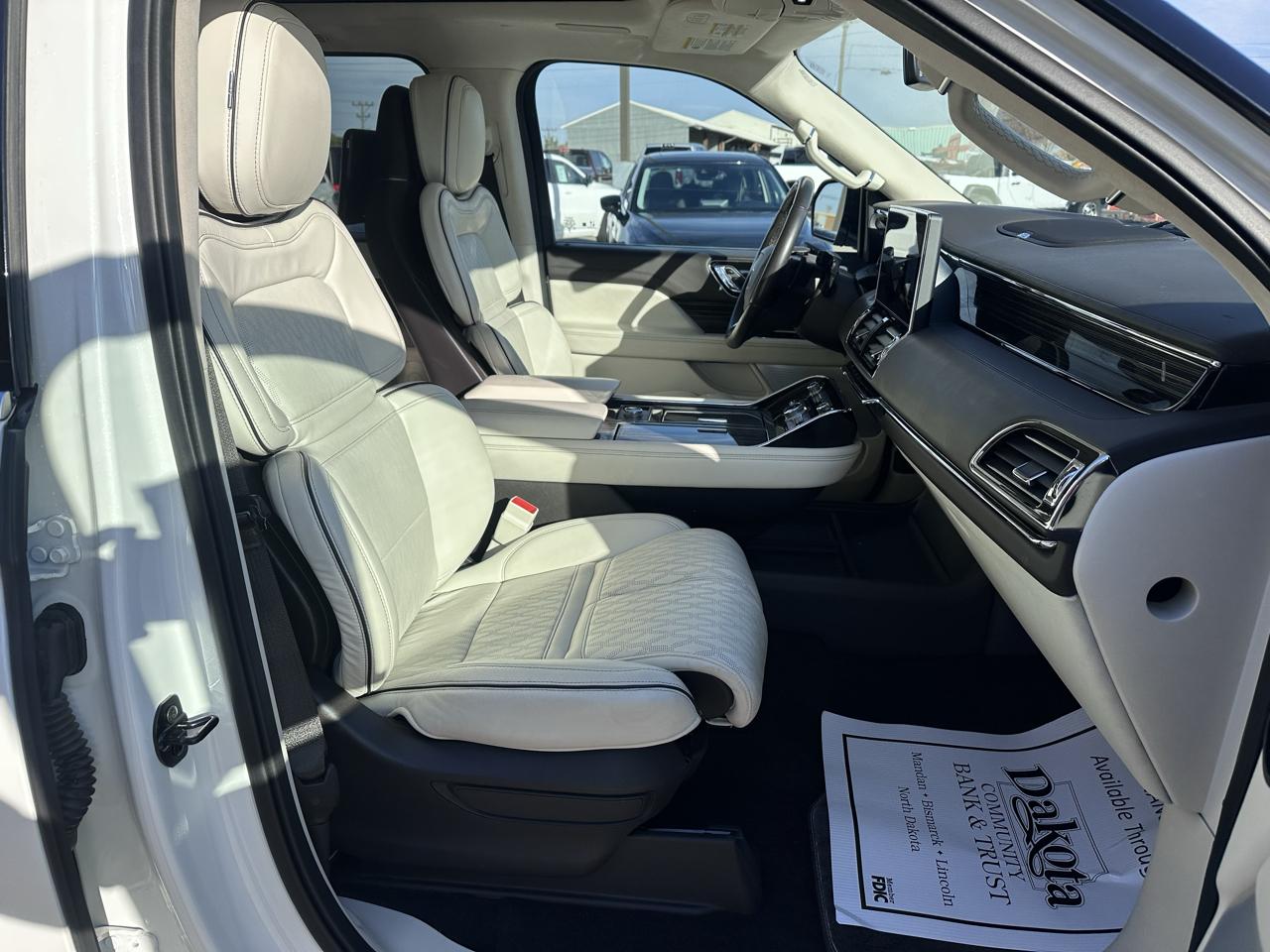 Lincoln Navigator L Black Label 4WD 2023
