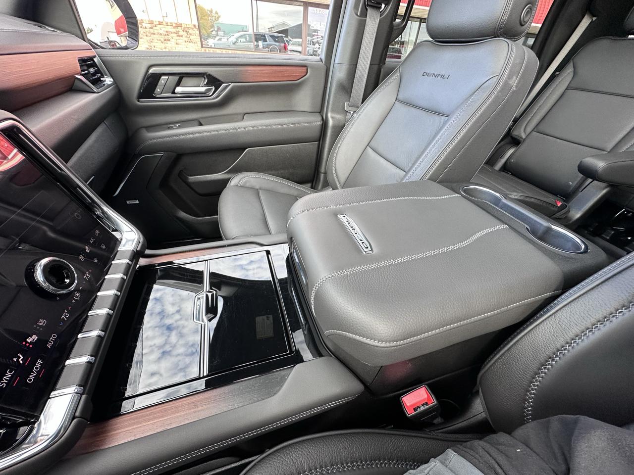 GMC Yukon Denali 4WD 2026