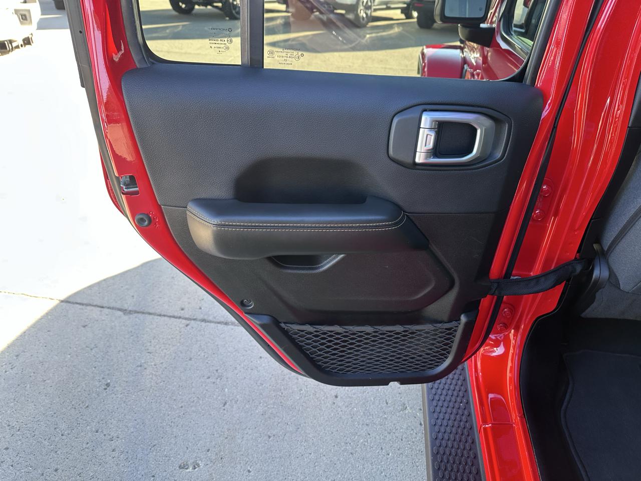 Jeep Wrangler Sahara 2024