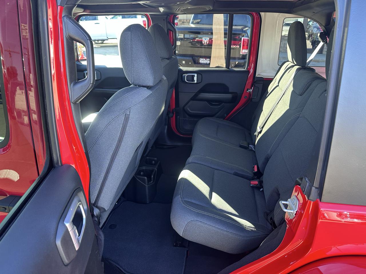 Jeep Wrangler Sahara 2024