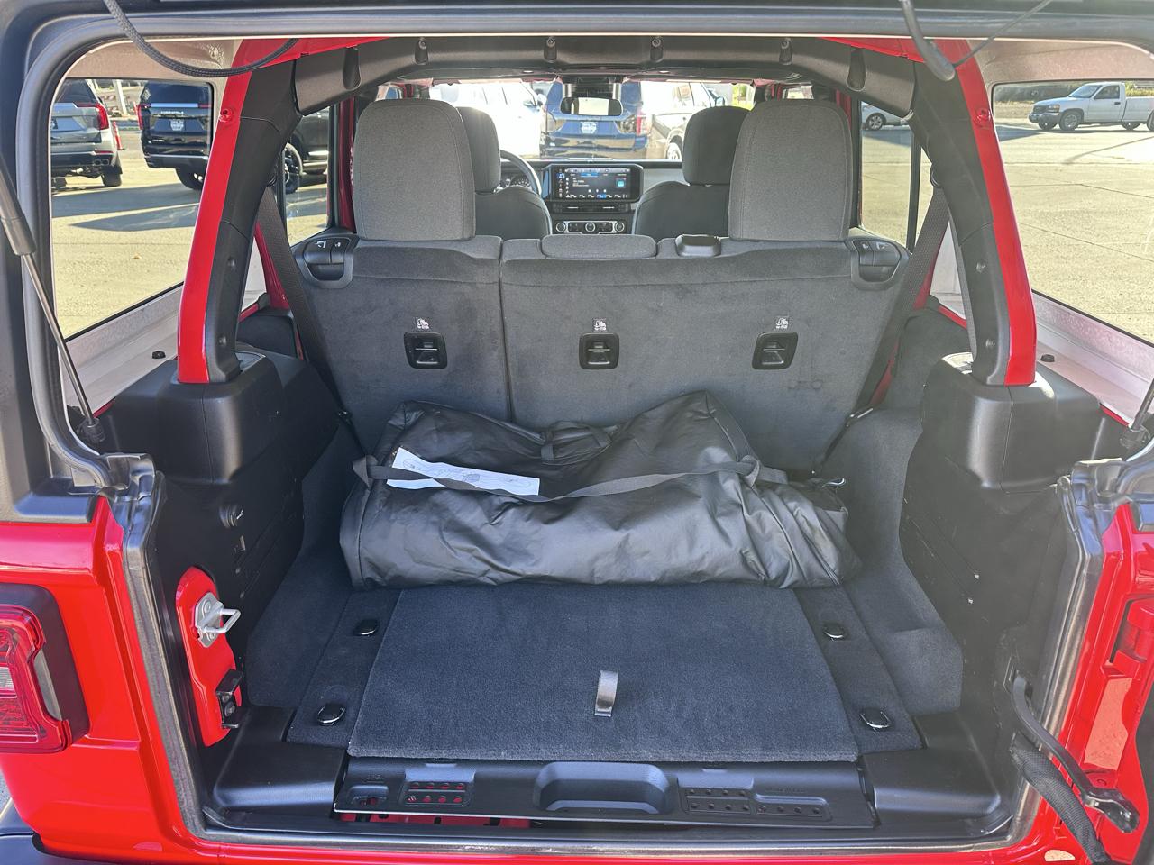 Jeep Wrangler Sahara 2024