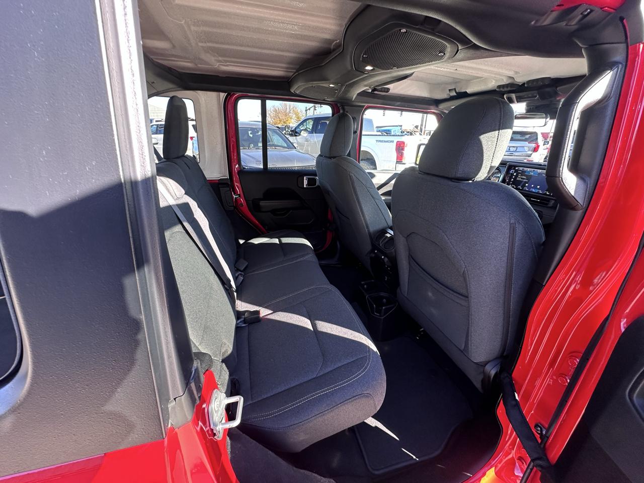 Jeep Wrangler Sahara 2024