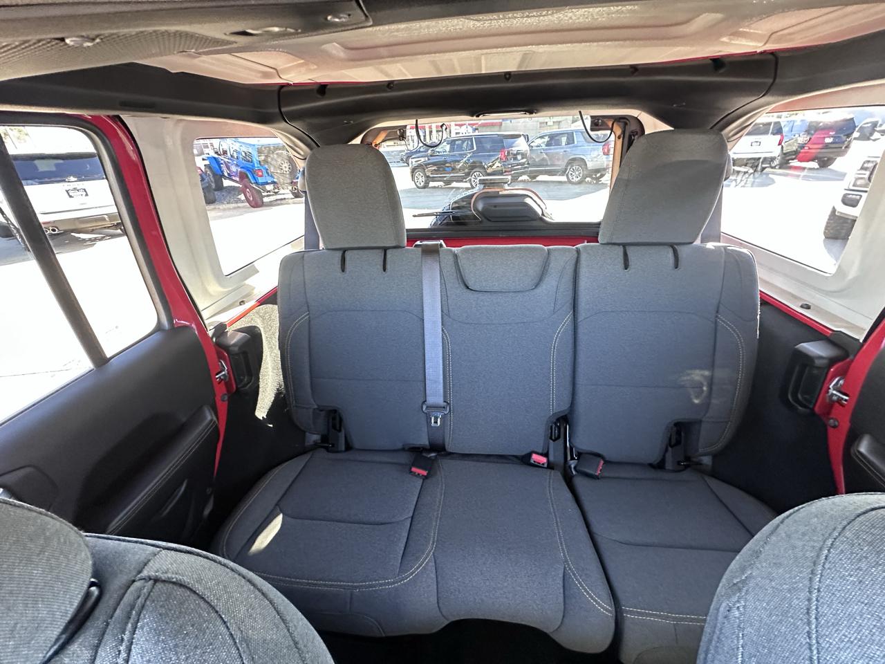 Jeep Wrangler Sahara 2024