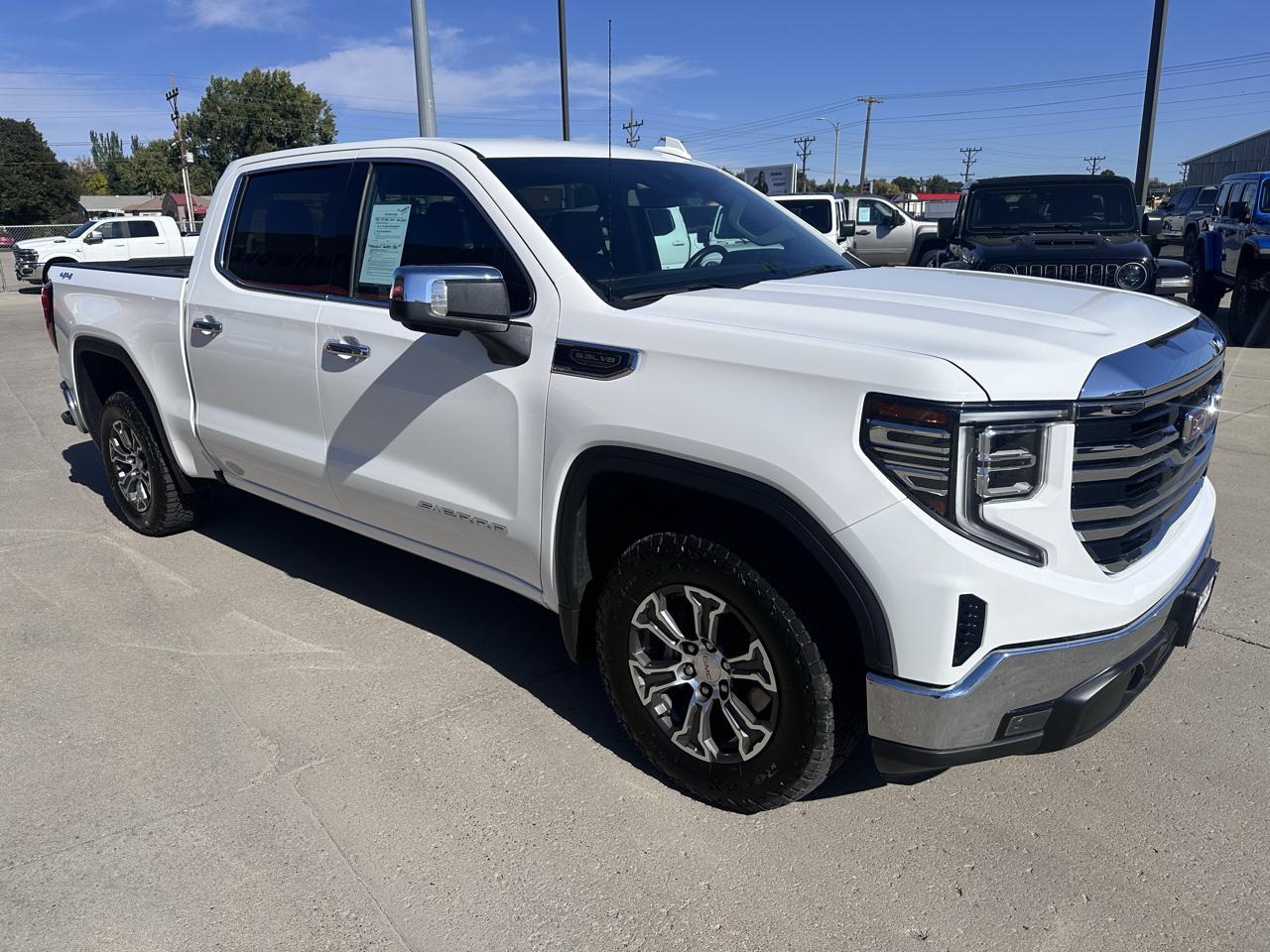 GMC Sierra 1500 SLT Crew Cab 4WD 2025