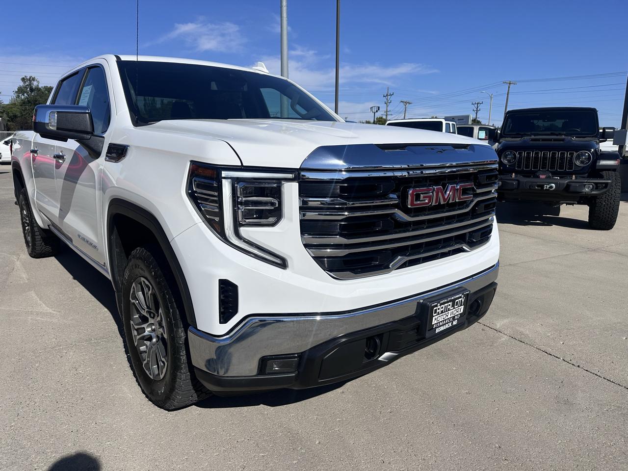 GMC Sierra 1500 SLT Crew Cab 4WD 2025