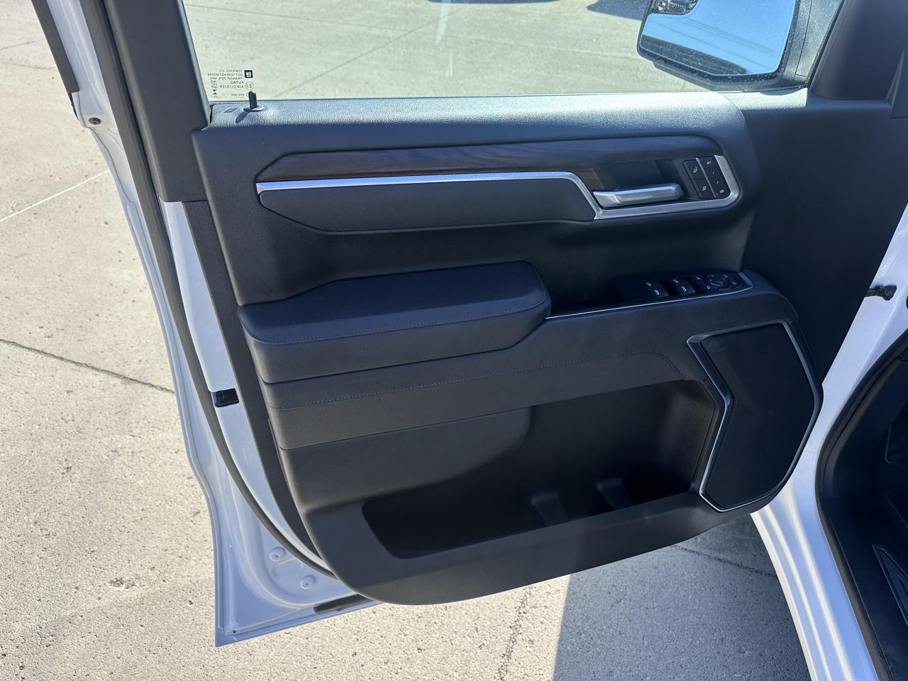 GMC Sierra 1500 SLT Crew Cab 4WD 2025