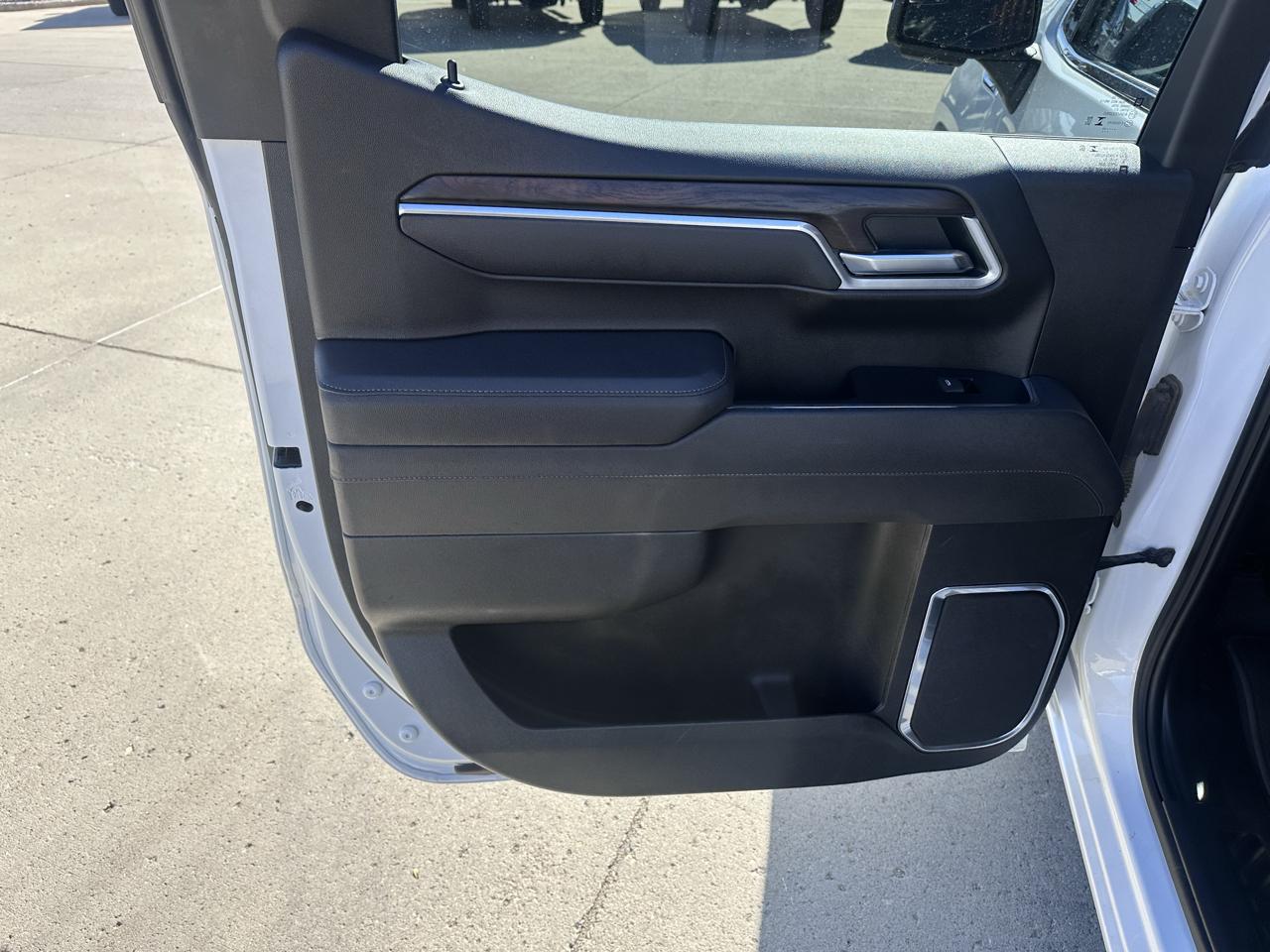 GMC Sierra 1500 SLT Crew Cab 4WD 2025