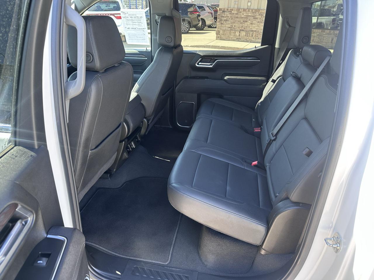 GMC Sierra 1500 SLT Crew Cab 4WD 2025