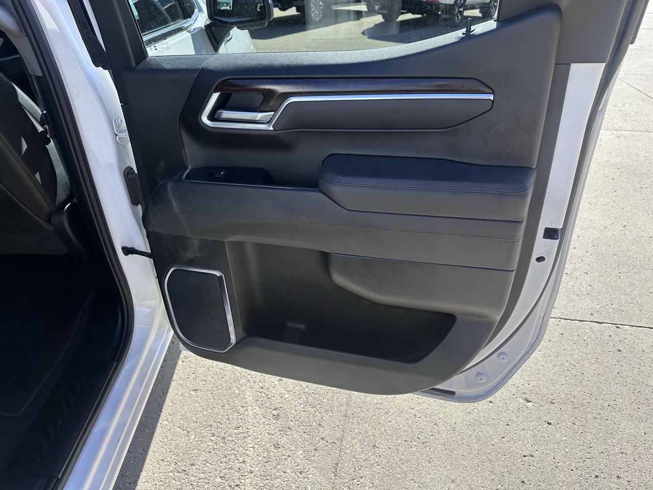GMC Sierra 1500 SLT Crew Cab 4WD 2025