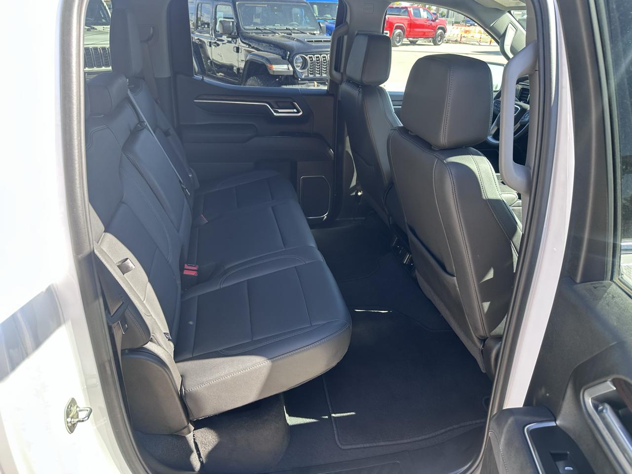 GMC Sierra 1500 SLT Crew Cab 4WD 2025