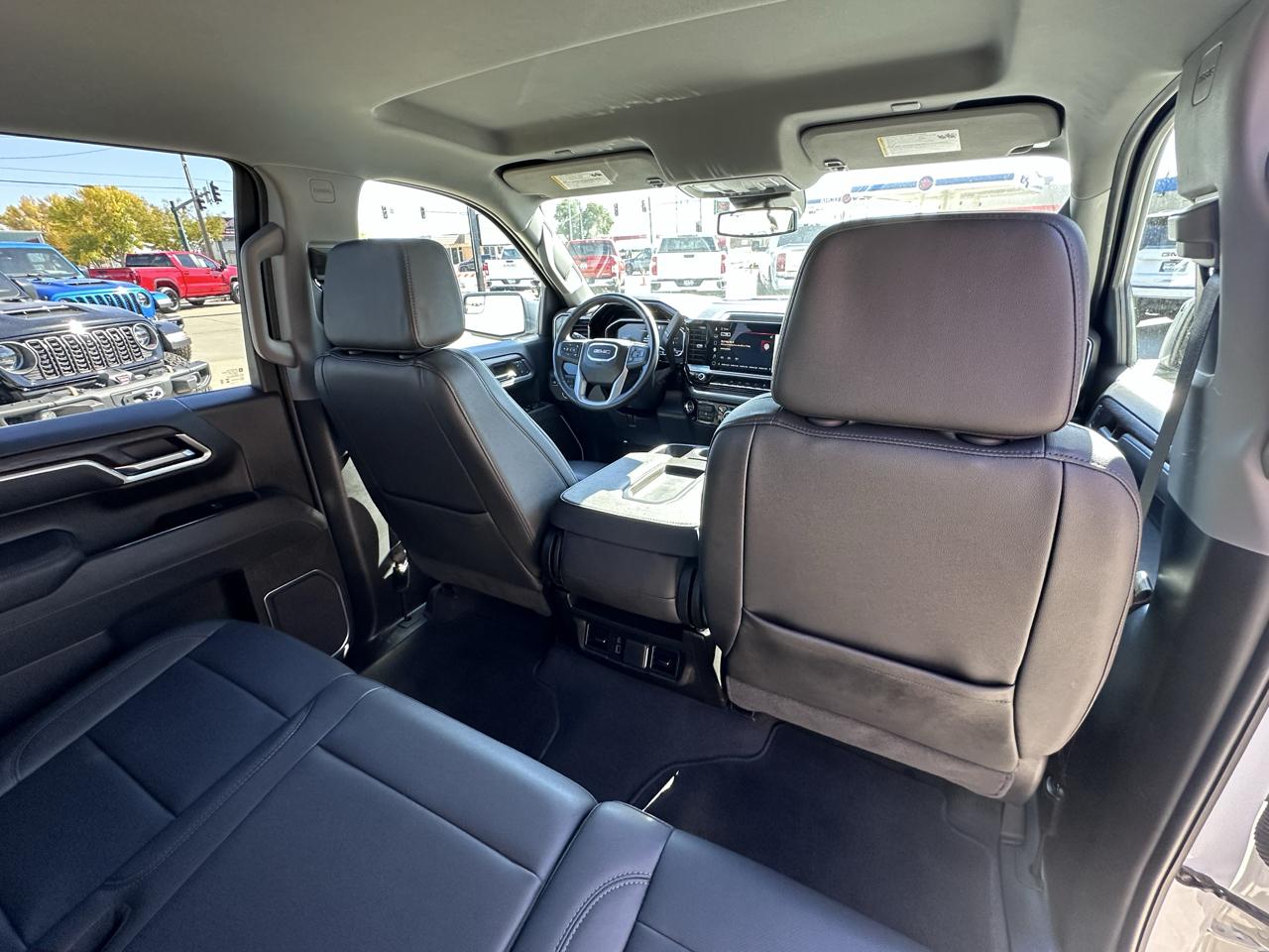 GMC Sierra 1500 SLT Crew Cab 4WD 2025