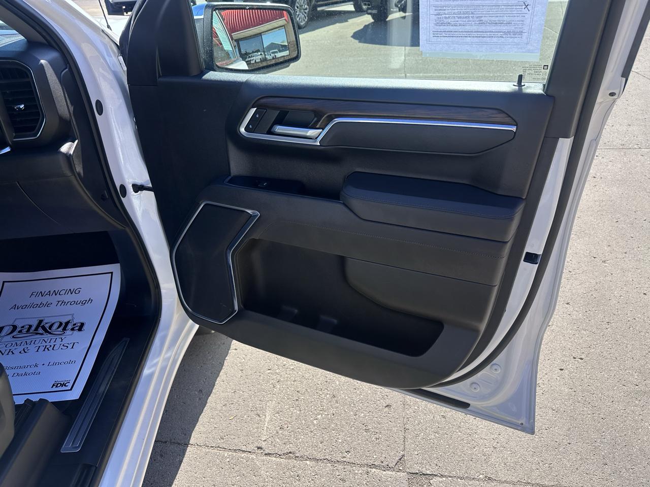 GMC Sierra 1500 SLT Crew Cab 4WD 2025