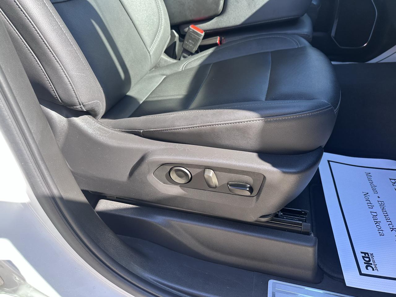 GMC Sierra 1500 SLT Crew Cab 4WD 2025