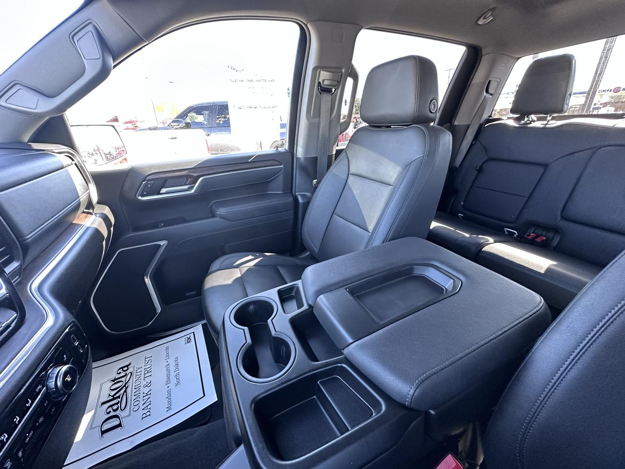GMC Sierra 1500 SLT Crew Cab 4WD 2025