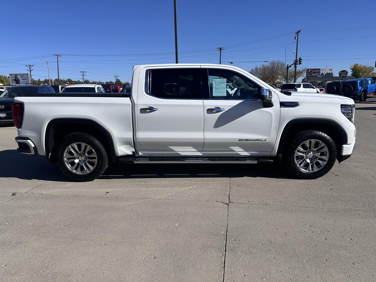 GMC Sierra 1500 Denali Crew Cab Short Box 4WD 2023