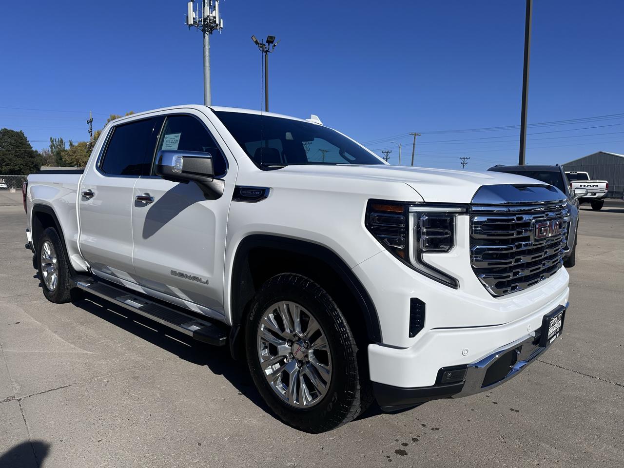 GMC Sierra 1500 Denali Crew Cab Short Box 4WD 2023