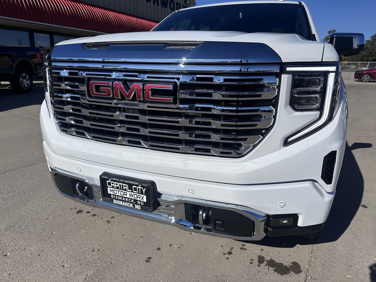 GMC Sierra 1500 Denali Crew Cab Short Box 4WD 2023