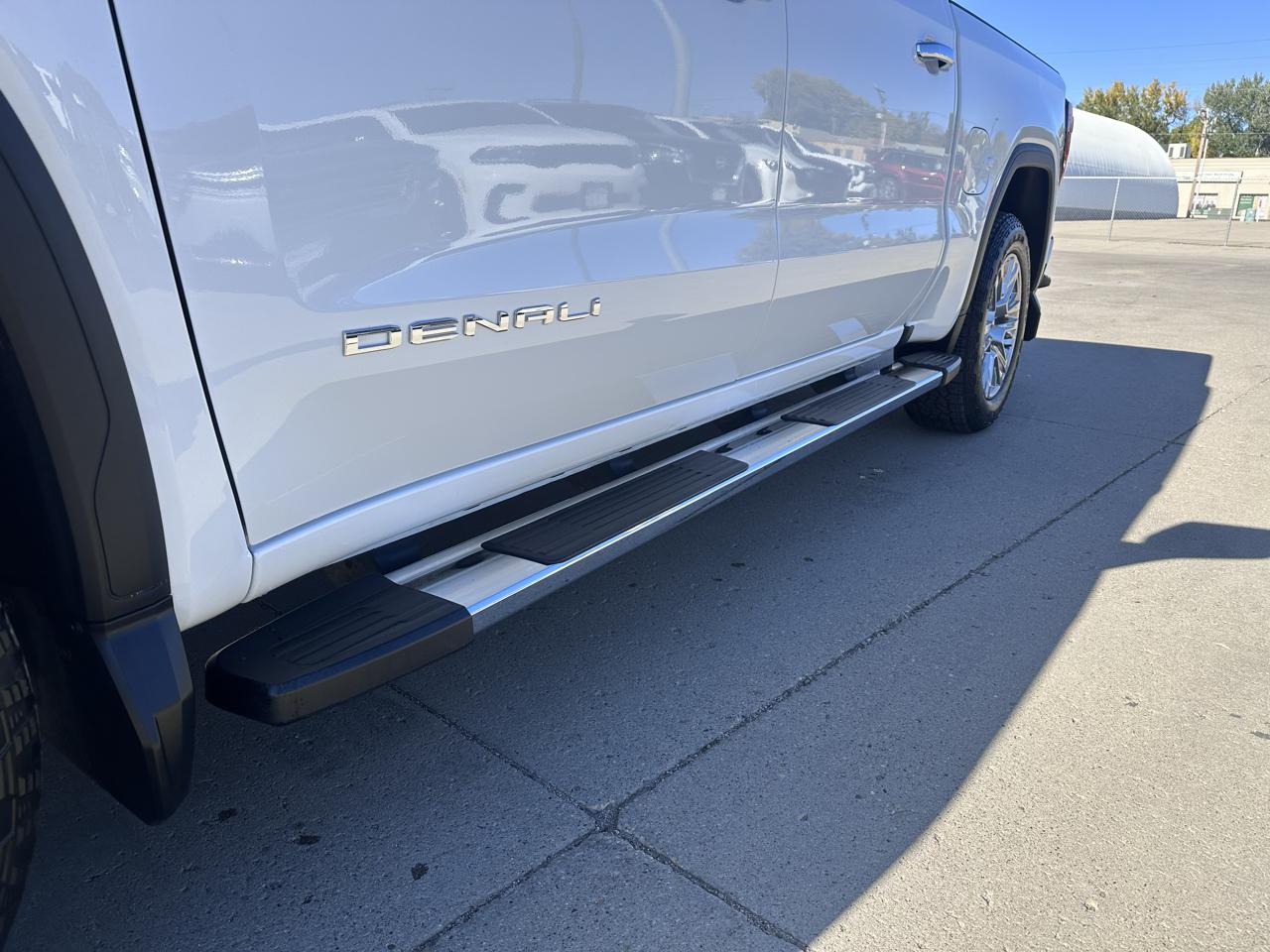GMC Sierra 1500 Denali Crew Cab Short Box 4WD 2023
