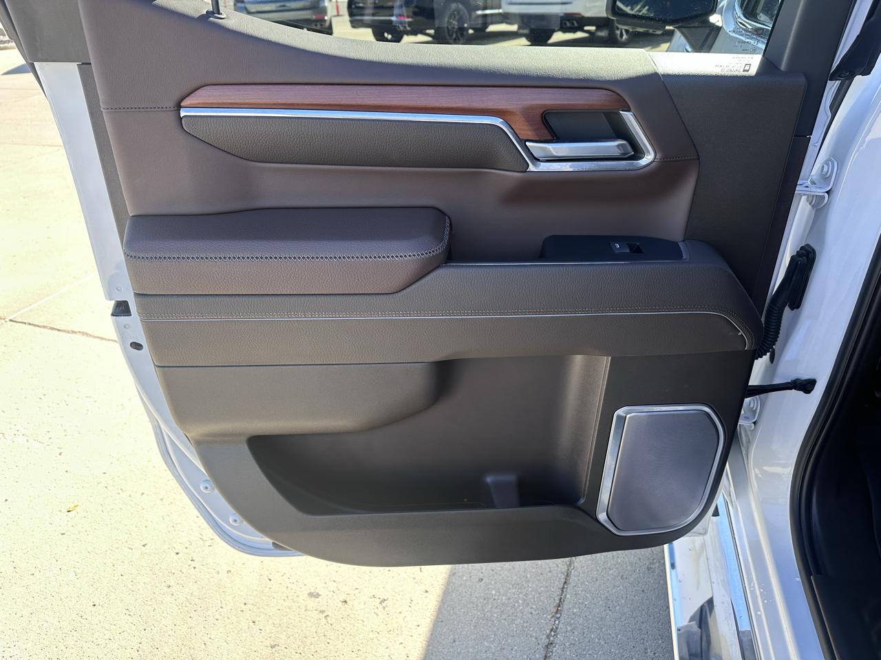 GMC Sierra 1500 Denali Crew Cab Short Box 4WD 2023