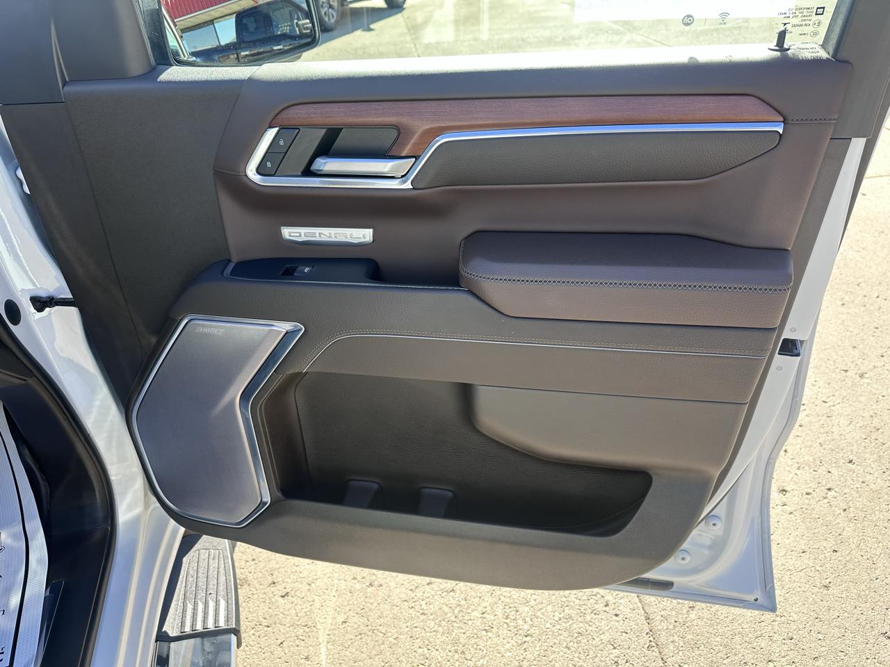 GMC Sierra 1500 Denali Crew Cab Short Box 4WD 2023