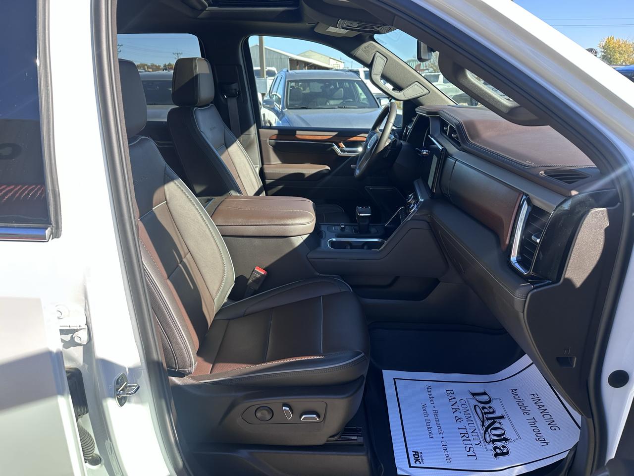 GMC Sierra 1500 Denali Crew Cab Short Box 4WD 2023