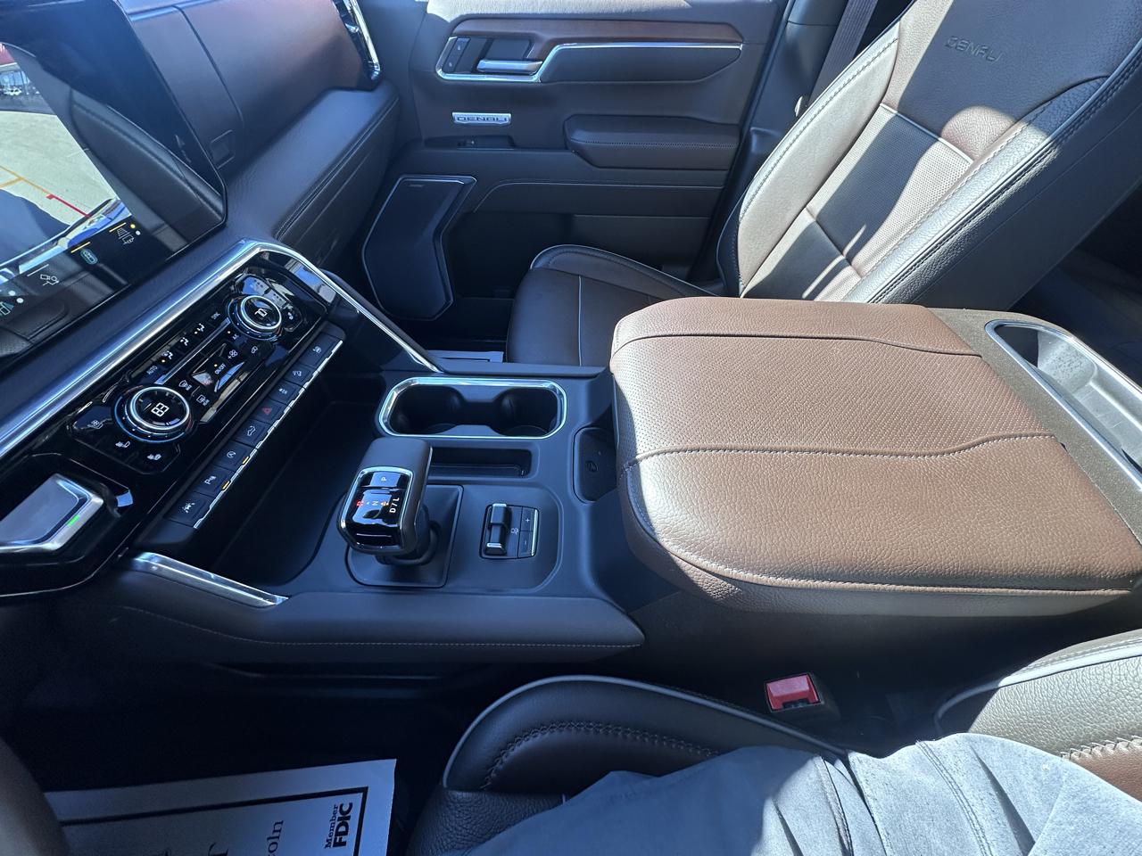 GMC Sierra 1500 Denali Crew Cab Short Box 4WD 2023