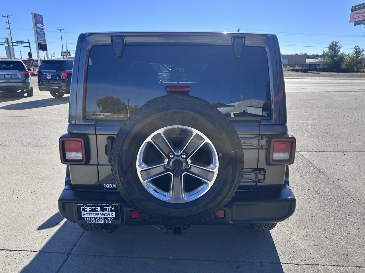 Jeep Wrangler Unlimited Sahara 2021