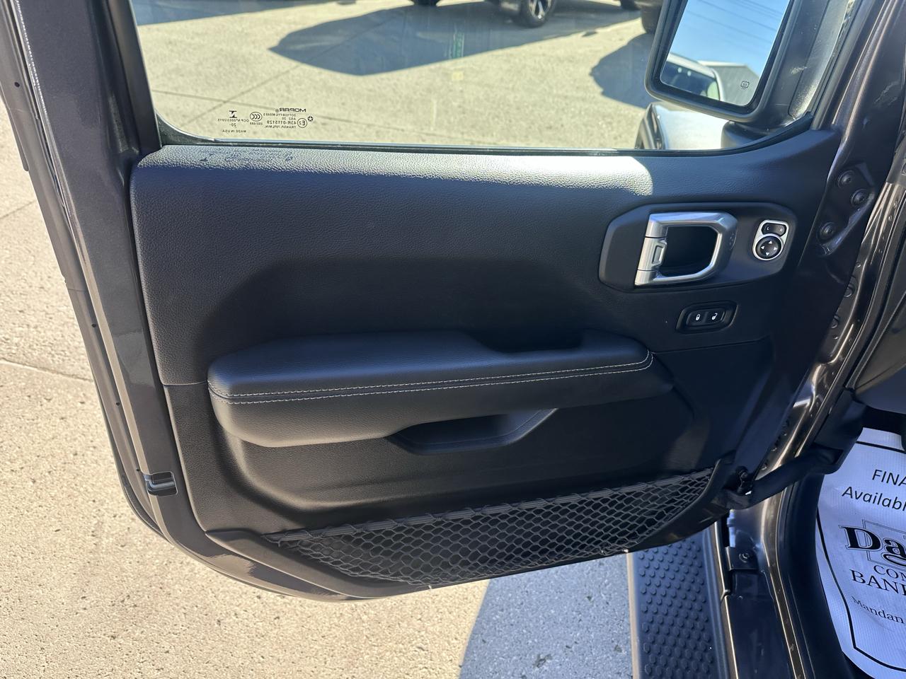 Jeep Wrangler Unlimited Sahara 2021