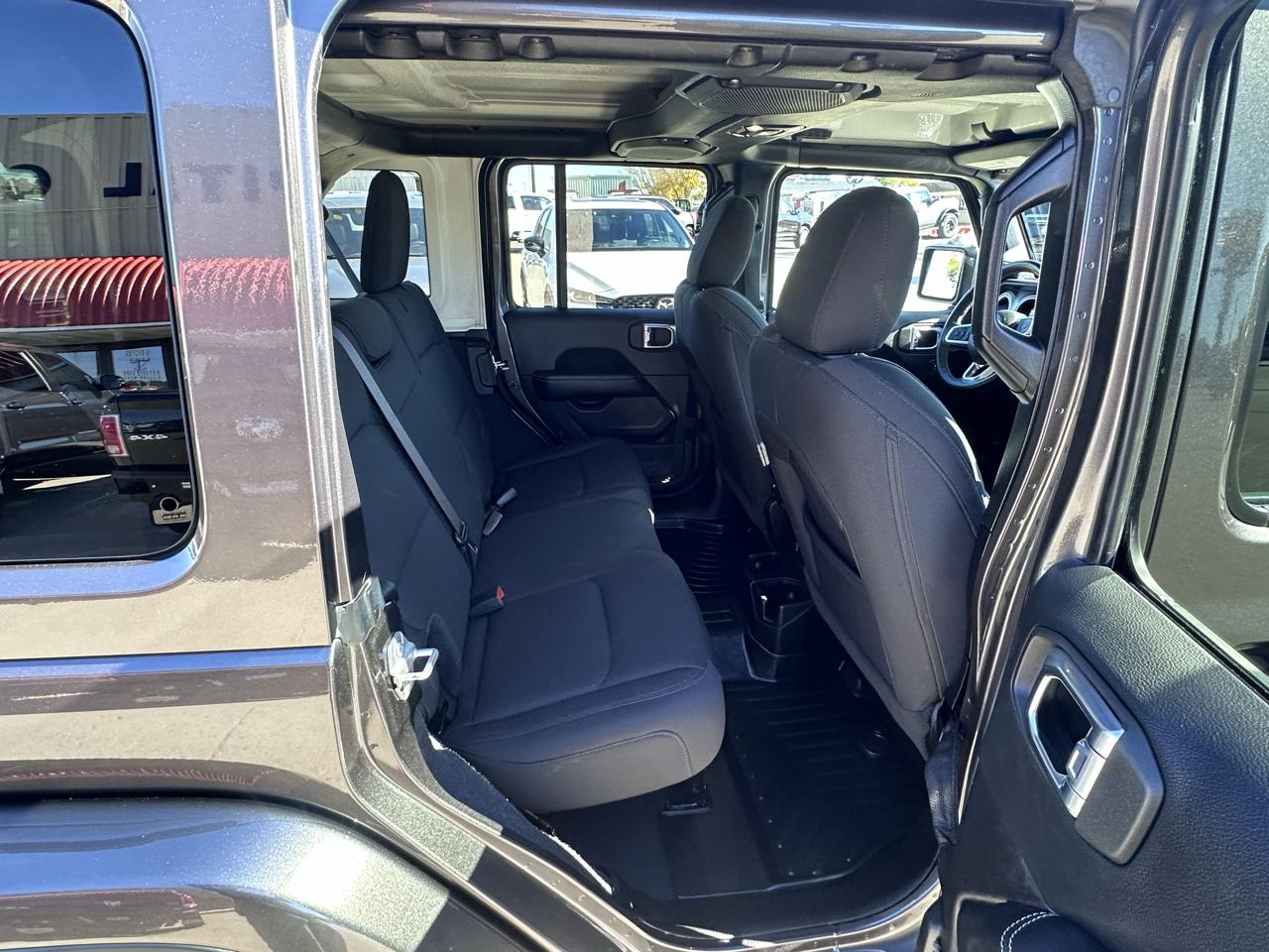Jeep Wrangler Unlimited Sahara 2021