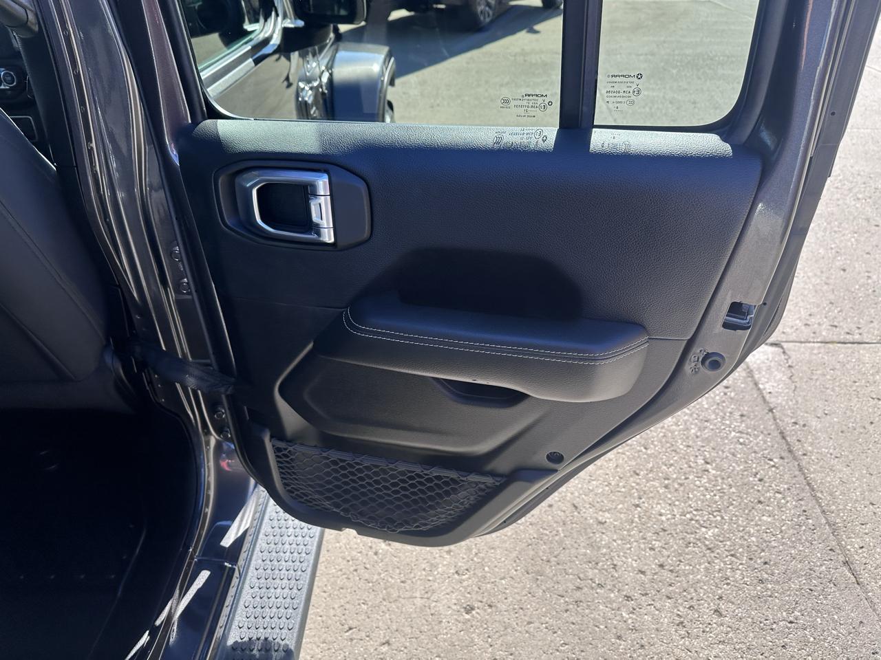 Jeep Wrangler Unlimited Sahara 2021