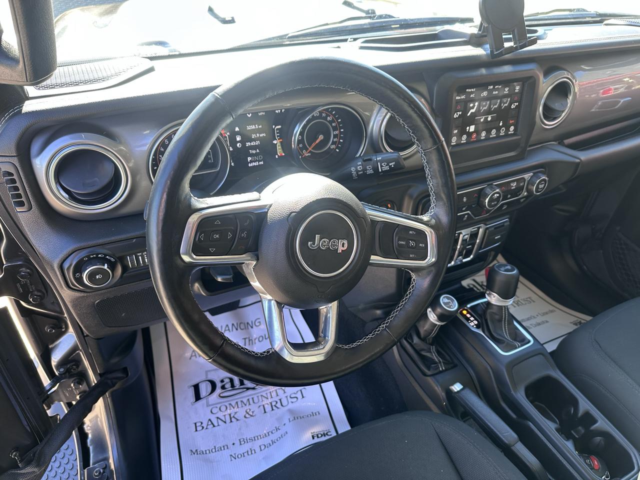 Jeep Wrangler Unlimited Sahara 2021